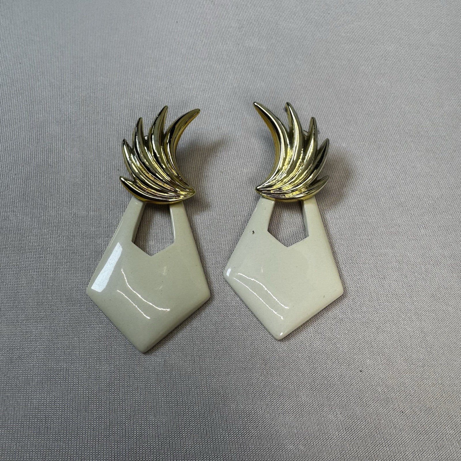 Vintage Gold & White Plastic Dangle Earrings